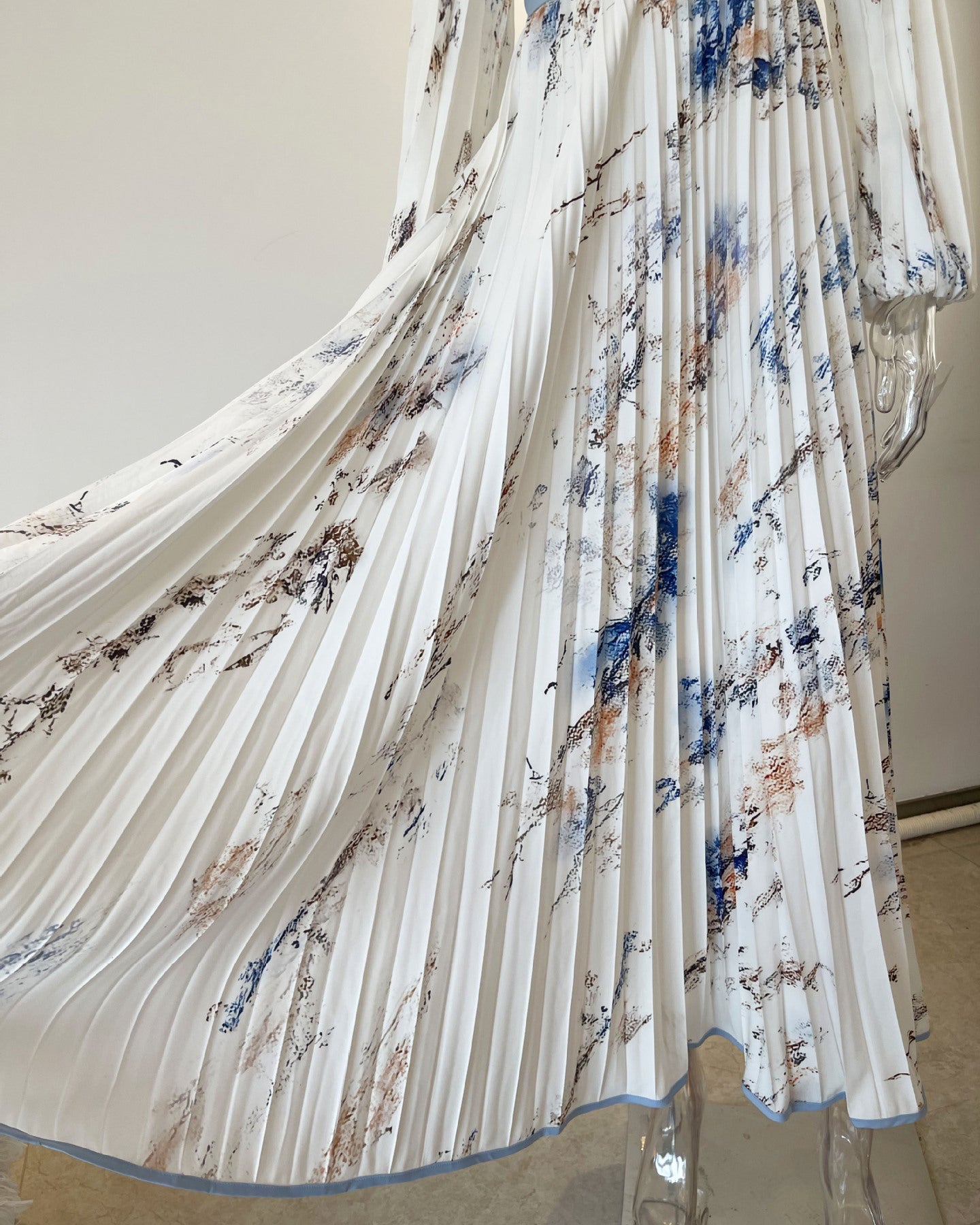 V-neck Lantern Sleeve High-waisted Pleated Dress